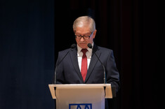 Prof. R. Hanus,